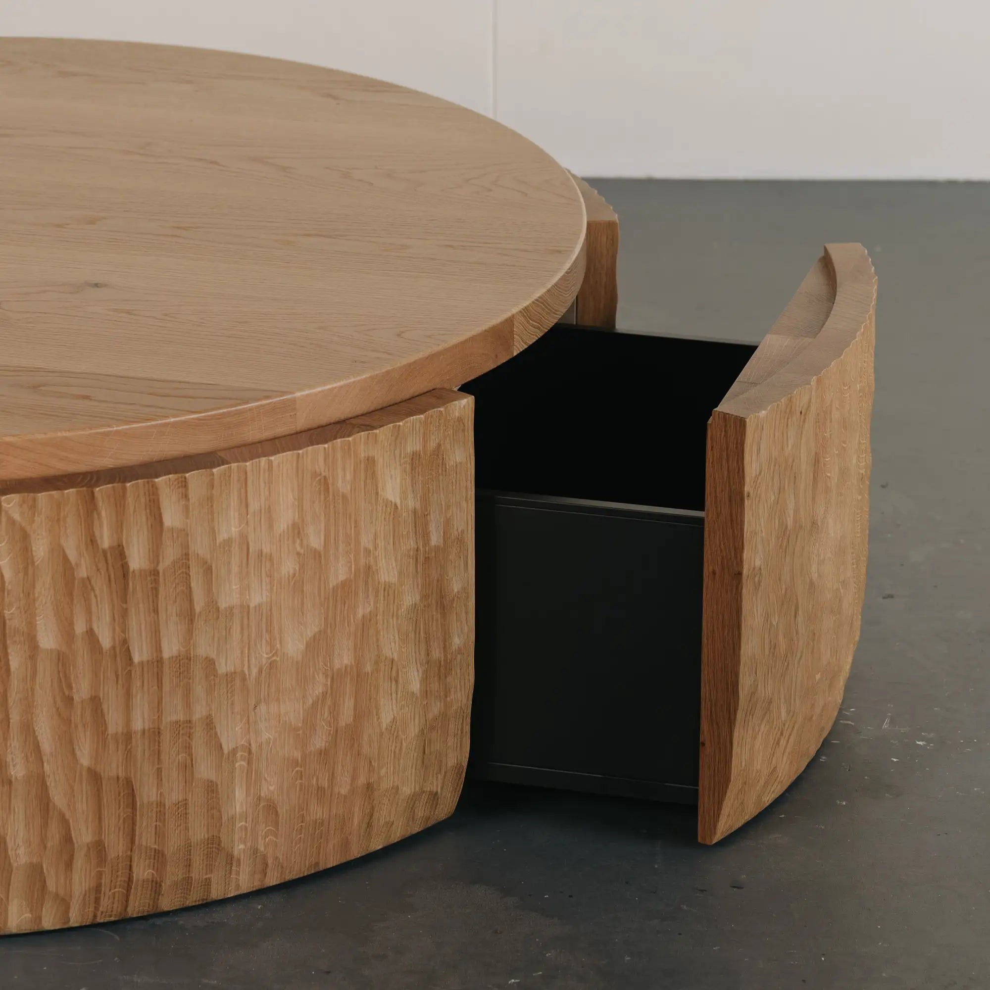 Naguri coffee table